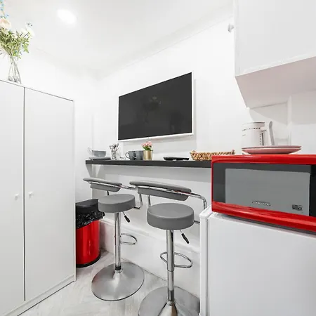 Comfy Small Basement Studio In Kensington Olympia London Exterior photo
